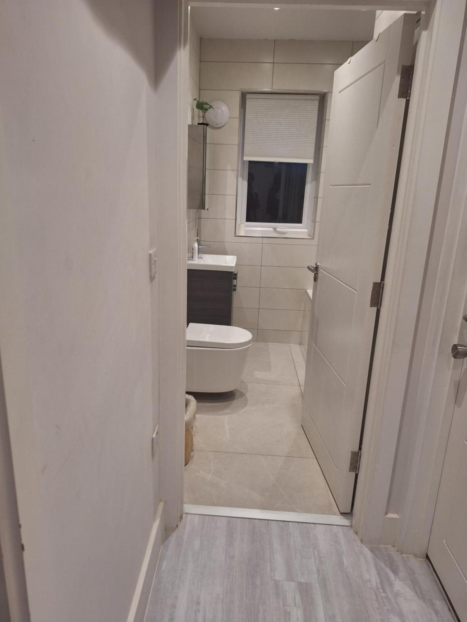 Budget Single Room Only For One Adult - Shared Flat Northolt  ภายนอก รูปภาพ